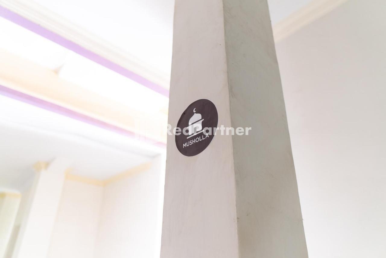 Wisma Aini Syariah Mitra Reddoorz Bandar Lampung Eksteriør billede